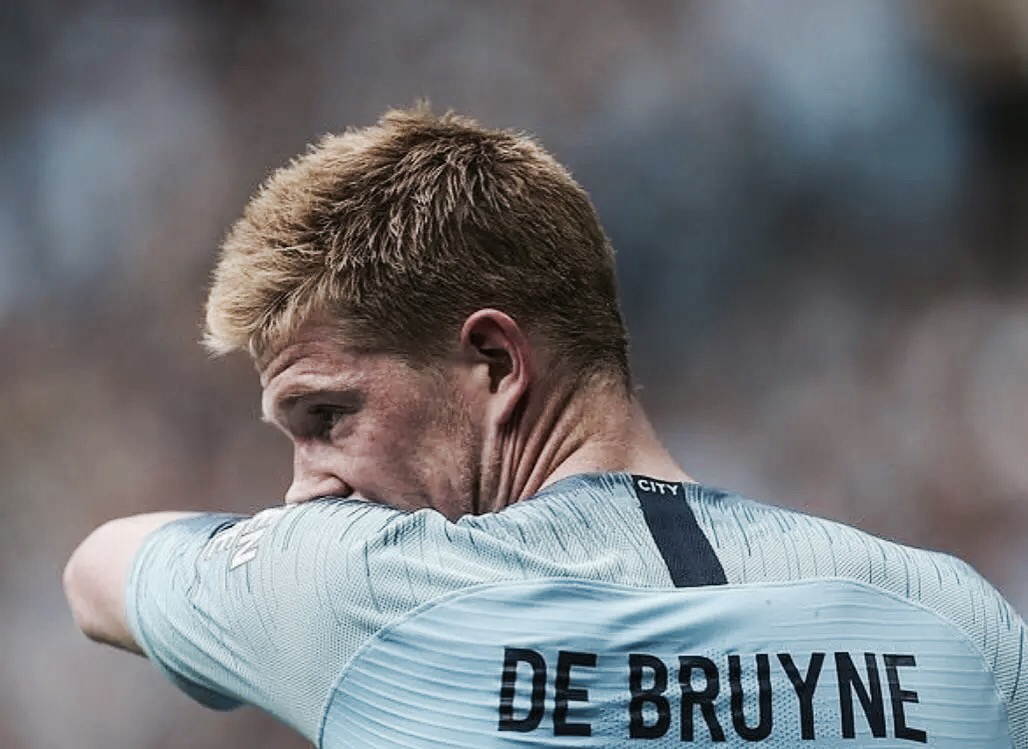 率队四冠+队史欧冠首封！官方：恩里克当选FIFA年度最佳教练​（带队夺四冠并创欧冠队史首零封！官方宣布：恩里克荣膺FIFA年度最佳教练）