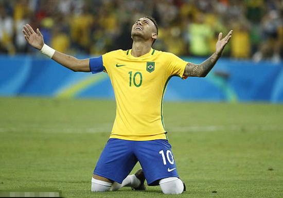 世体：诺坎普施工工人中出现一例肺结核，大约50人发起了抗议（世体：诺坎普工地曝出一例肺结核，约50人发起抗议）