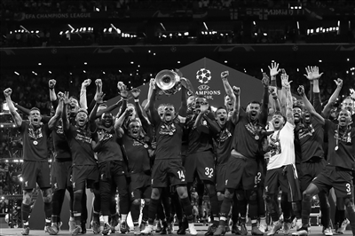 荷兰日本交锋史：荷兰2胜1平保持不败，南非世界杯斯内德制胜