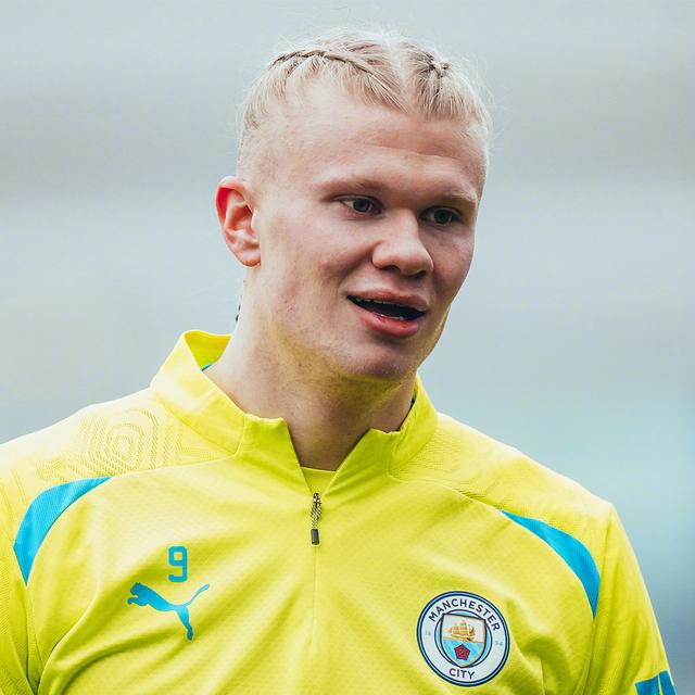 获黄金球拍仅10天，28岁樊振东再迎喜讯，努力多年成父亲最大骄傲（夺得黄金球拍仅十天，28岁樊振东再传喜讯，多年拼搏成父亲最大的骄傲）