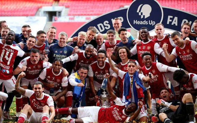 尤尔曼德：哈兰德是最好的前锋之一，但足球始终是团队运动