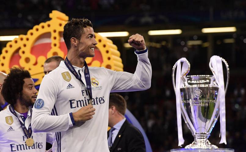 德转列本赛季30岁以上选手进球排行榜：凯恩领跑，...（德转公布本季30+球员进球榜：凯恩暂居榜首，...）