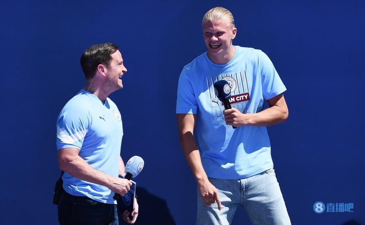 莱万：失去袖标很难过，但感受到了球迷的爱；不恨普罗别日（莱万：失去队长袖标令人难受，但我感受到了球迷的爱；对普罗别日无恨）