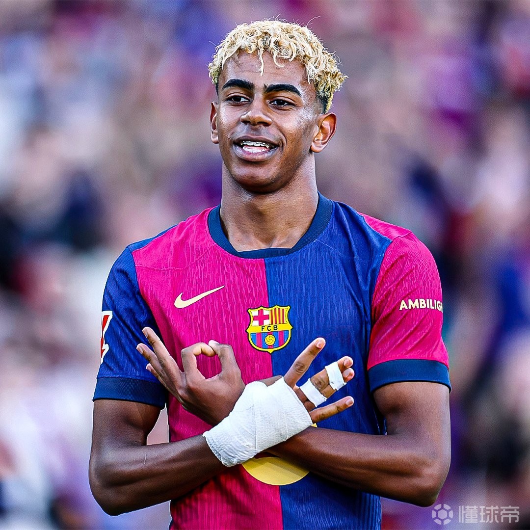 美国总统特朗普荣获首届国际足联和平奖 因凡蒂诺为其颁奖（首届国际足联和平奖授予美国总统特朗普，因凡蒂诺亲自颁奖）