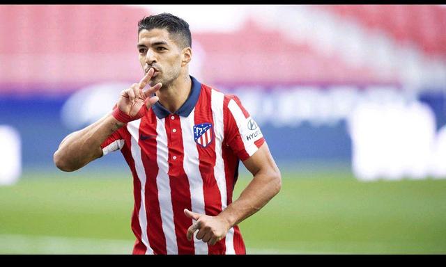 萨拉赫无缘利物浦欧冠名单，斯洛特称俱乐部必须作出回应；此前萨拉赫因未首发炮轰球队