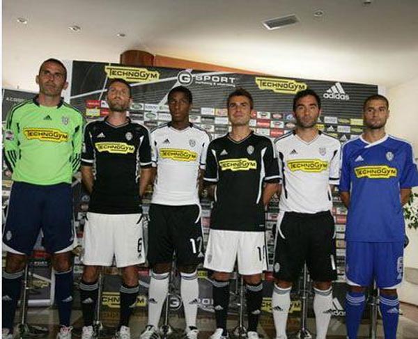 舍甫琴科：意大利是必参加世界杯的球队，米兰德比肯定精彩（舍甫琴科：意大利不可缺席世界杯，米兰德比必将精彩）