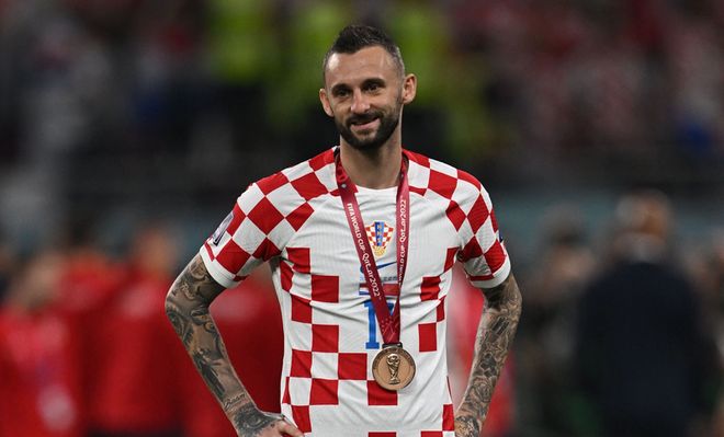 3-2！石川祐希9分+二连胜 詹内利绝杀 尼科洛夫21分难救主（3-2逆转！石川祐希砍9分助两连胜，詹内利绝杀，尼科洛夫21分难挽败局）