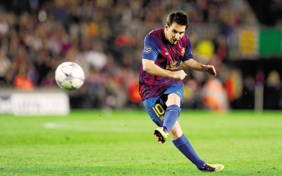 意媒：桑德兰想先租后买从米兰签圣地亚哥，已联系球员经纪人（意媒：桑德兰欲以租借+买断方式从米兰引进圣地亚哥，已与其经纪人接触）