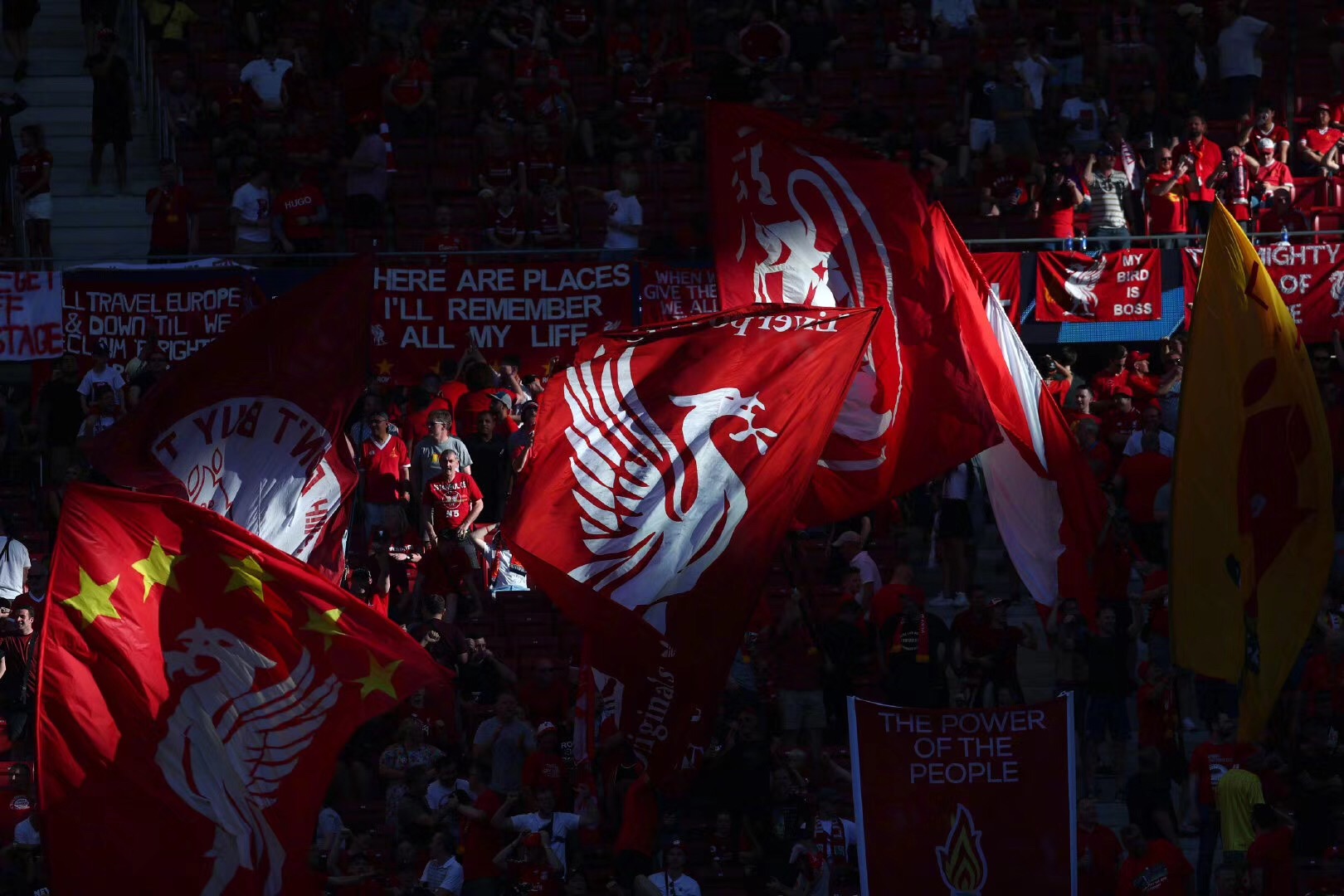 意甲战报：佛罗伦萨遭逆转1-3不敌萨索洛，连续14轮不胜（意甲简讯：佛罗伦萨1-3遭萨索洛翻盘，连续14轮未尝胜绩）