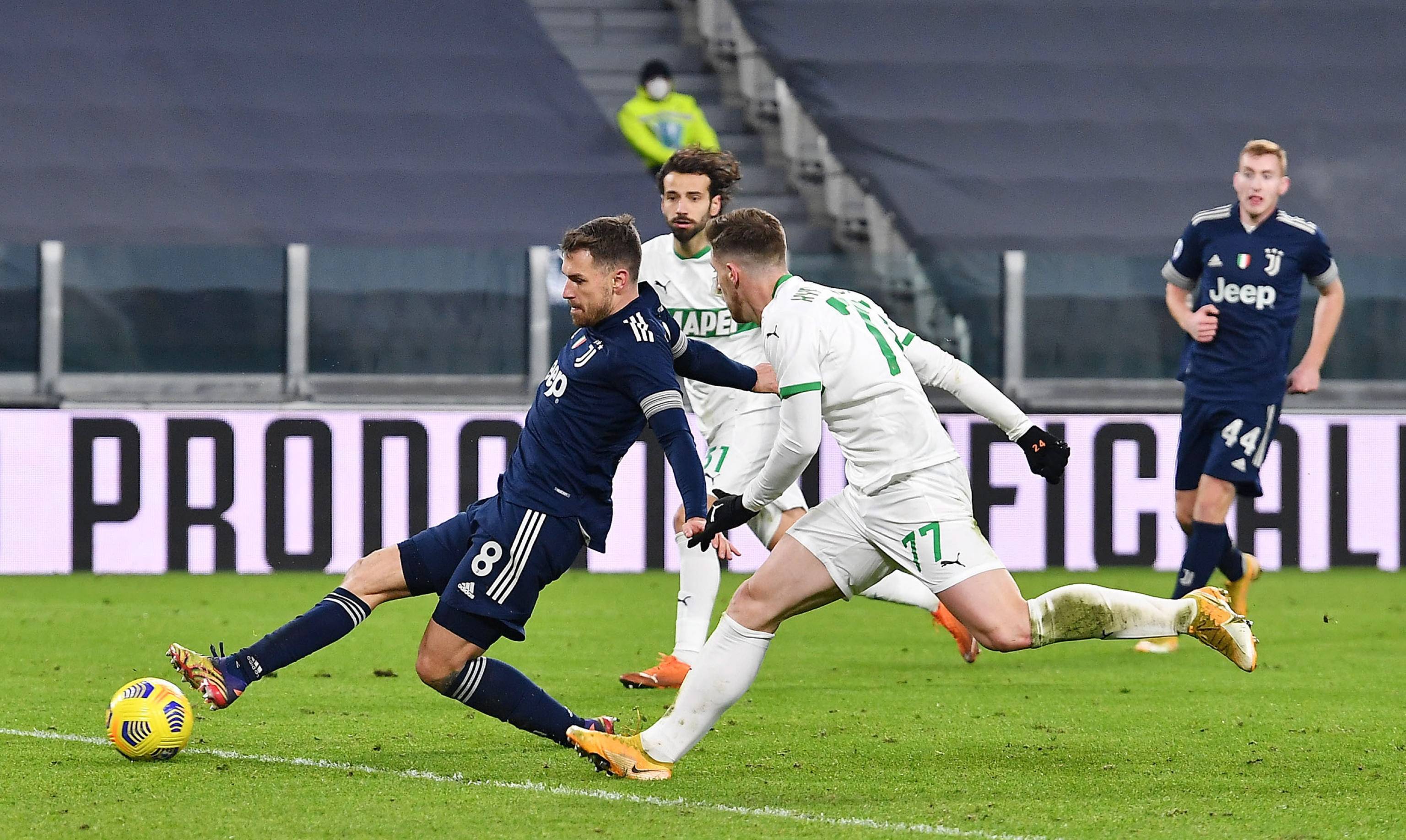 库蒂尼奥身价下降到350万欧，巅峰身价1.5亿，本赛季52场11球（库蒂尼奥现估值仅350万欧：巅峰曾达1.5亿，本赛季52战11球）