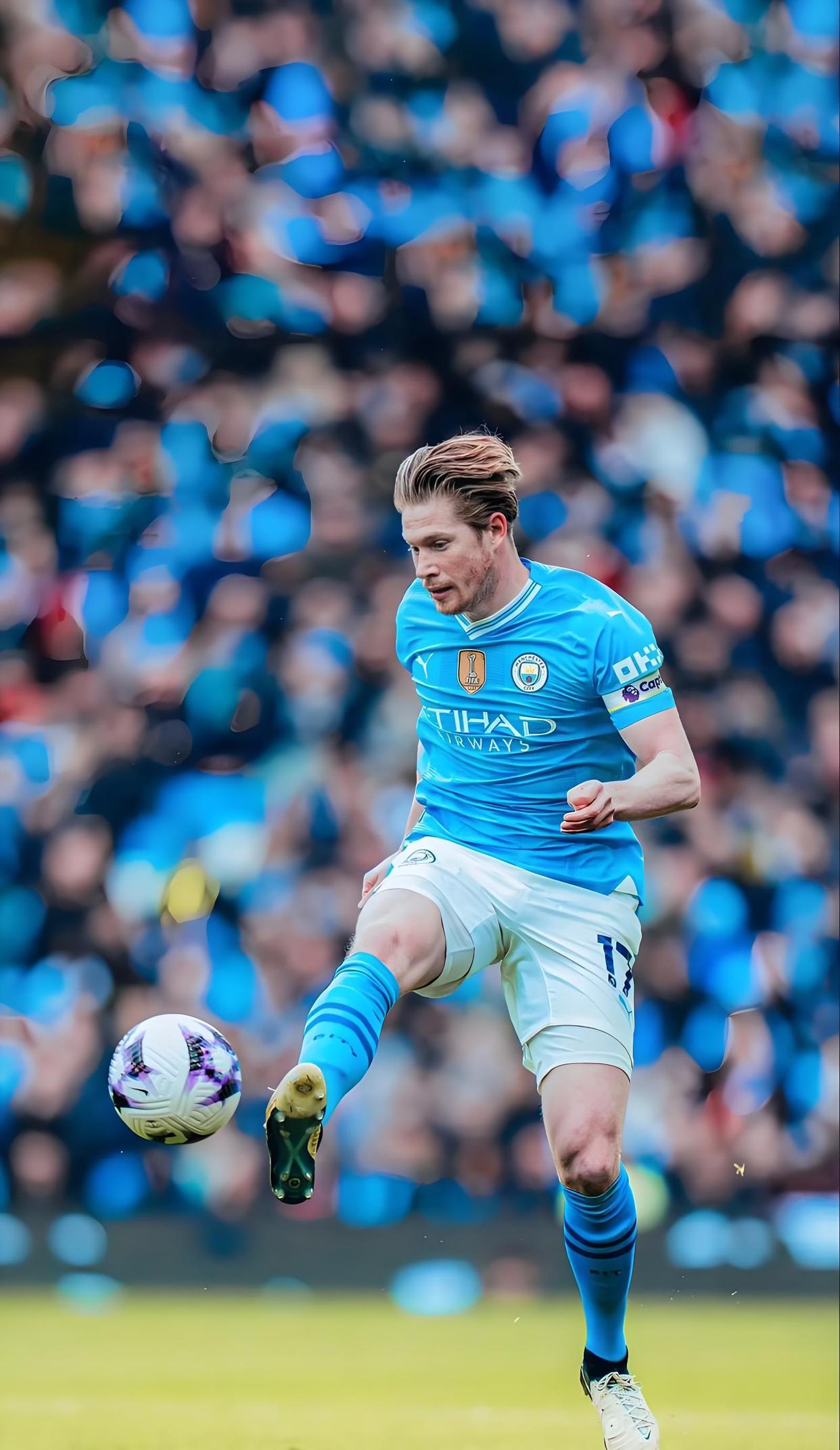 会重回皇马执教吗？齐达内现身伯纳乌观战皇马vs曼城（齐达内现身伯纳乌观战皇马对曼城，重返皇马执教引发热议）