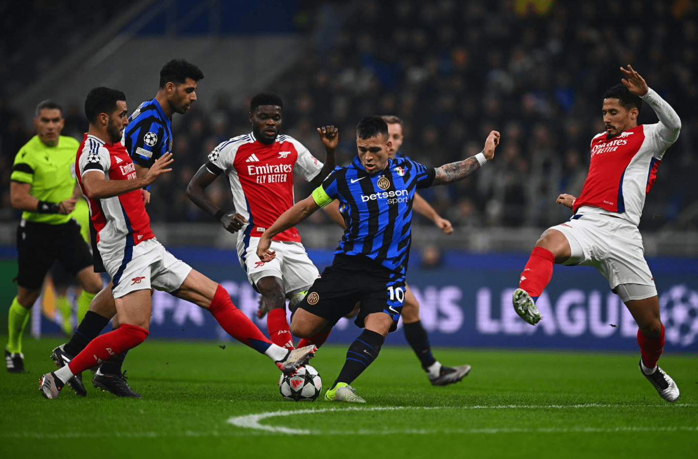 不敌药厂，曼城上次欧冠首阶段主场输球还是2018年9月（曼城主场再负勒沃库森：欧冠首阶段上次主场失利已是2018年9月）