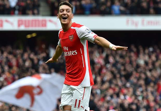 媒体人：杯赛的地板问题太大了，换地板无望应该撕掉所有地贴（媒体人称杯赛地板问题严重，更换无望应全部撕掉地贴）