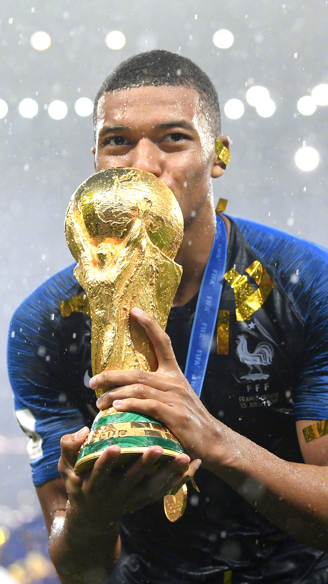 世预赛单场进3球，若昂-内维斯职业生涯第二次上演帽子戏法（世预赛若昂-内维斯独中三元，生涯第二次完成帽子戏法）